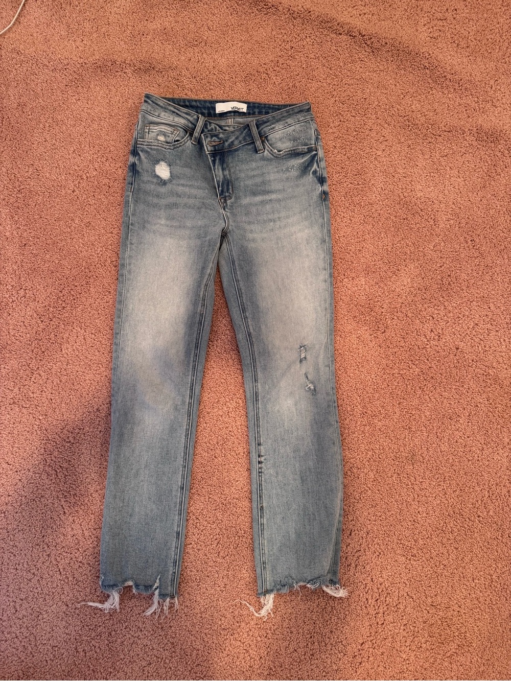 Light Wash Distressed Women’s Jeans - Vervet